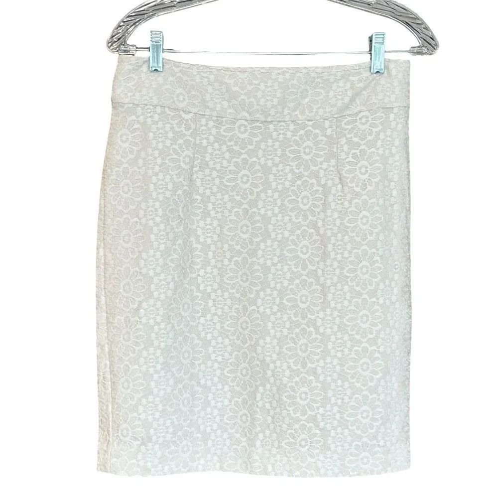 Banana Republic Pencil Skirt Lined - Lace Overlay Ivory/Cream Size 4